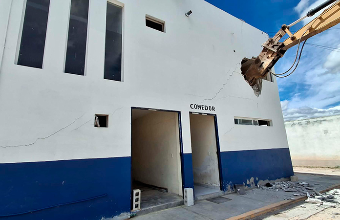 Derrumban edificio de Policía Municipal