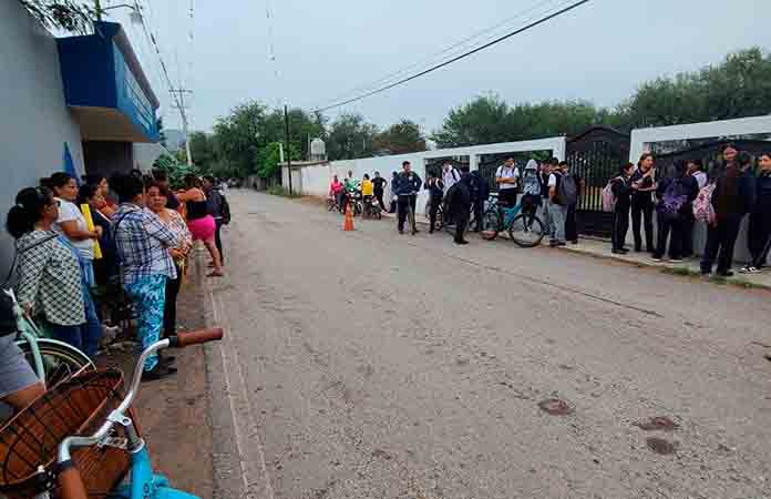 Paterfamilias toman Telesecundaria