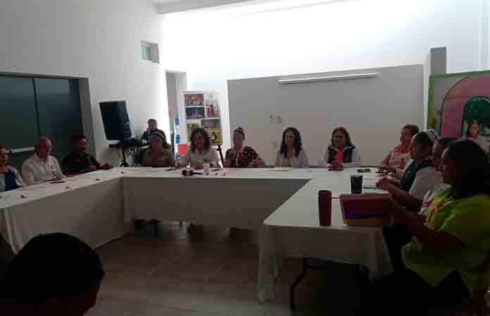 Presentan programa Luz Rosa en la UBR