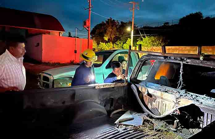 Queman camioneta; incendio fue provocado
