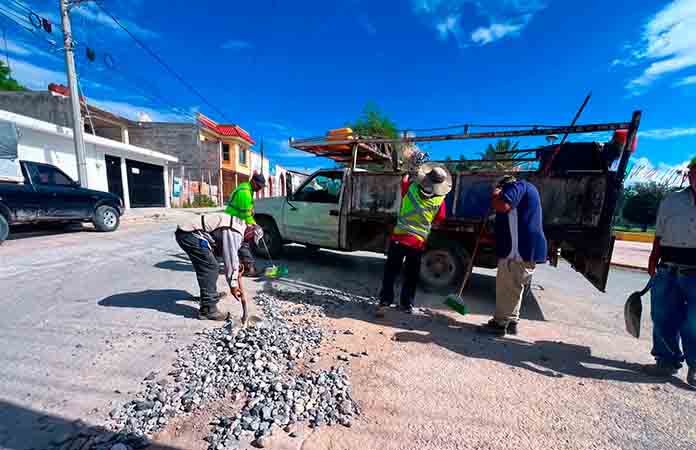 Retiran escombro de calles de la ciudad