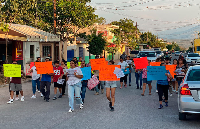 Protestan familiares de Ángel, desaparecido