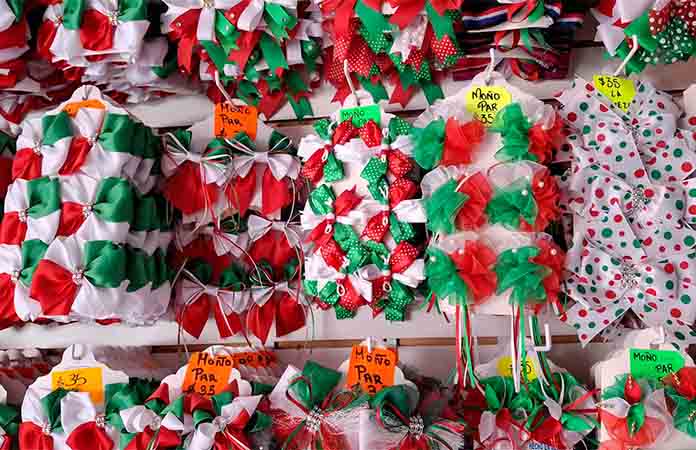 Bajas ventas de adornos patrios