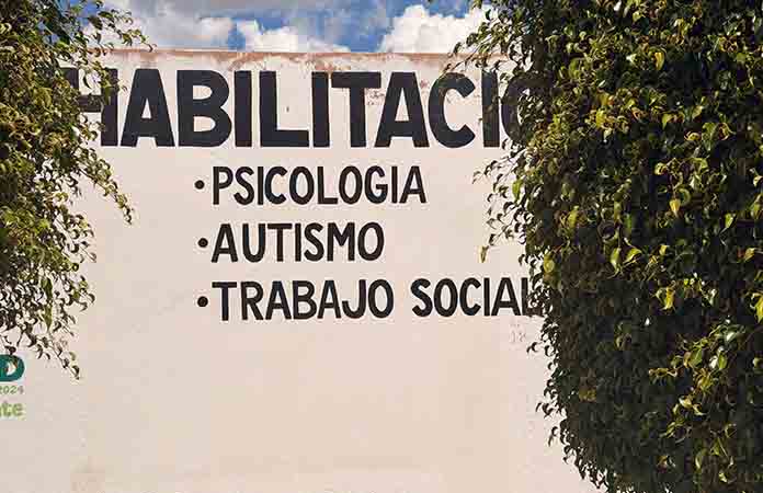 Presta atención UAV Ia 7 personas en crisis