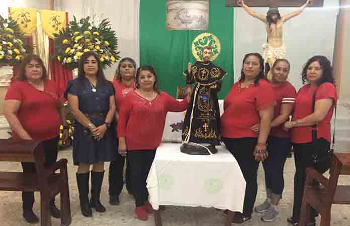 Realizan el cambio de hábito de San Francisco de Asís